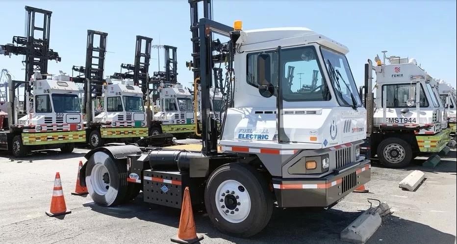 丰田汽车首次推出配备氢燃料电池的港口拖车