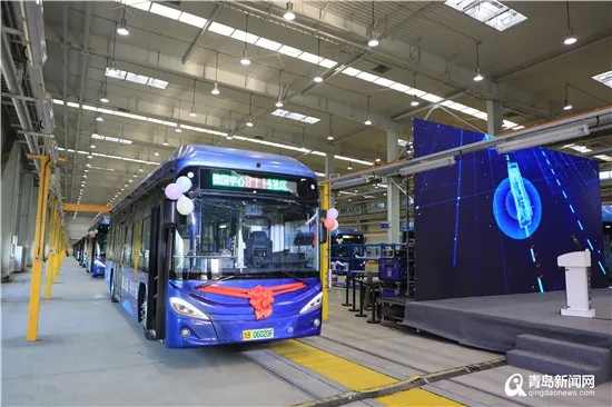 加氢15分钟续航300公里，青岛首批氢能源公交车正式上线